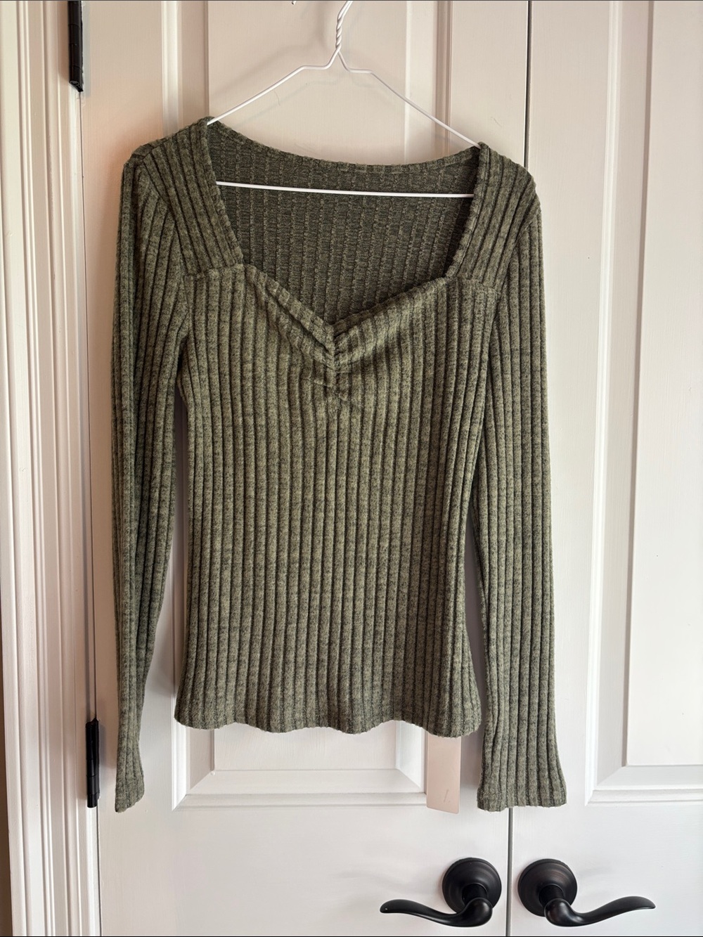 Ribbed Long-Sleeve Knit Top in Olive Green